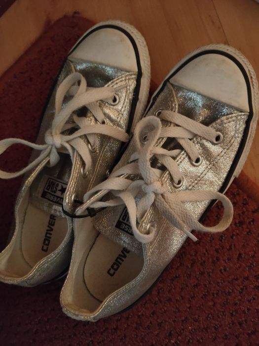 Converse na wiosnę lato srebrne jak nowe.