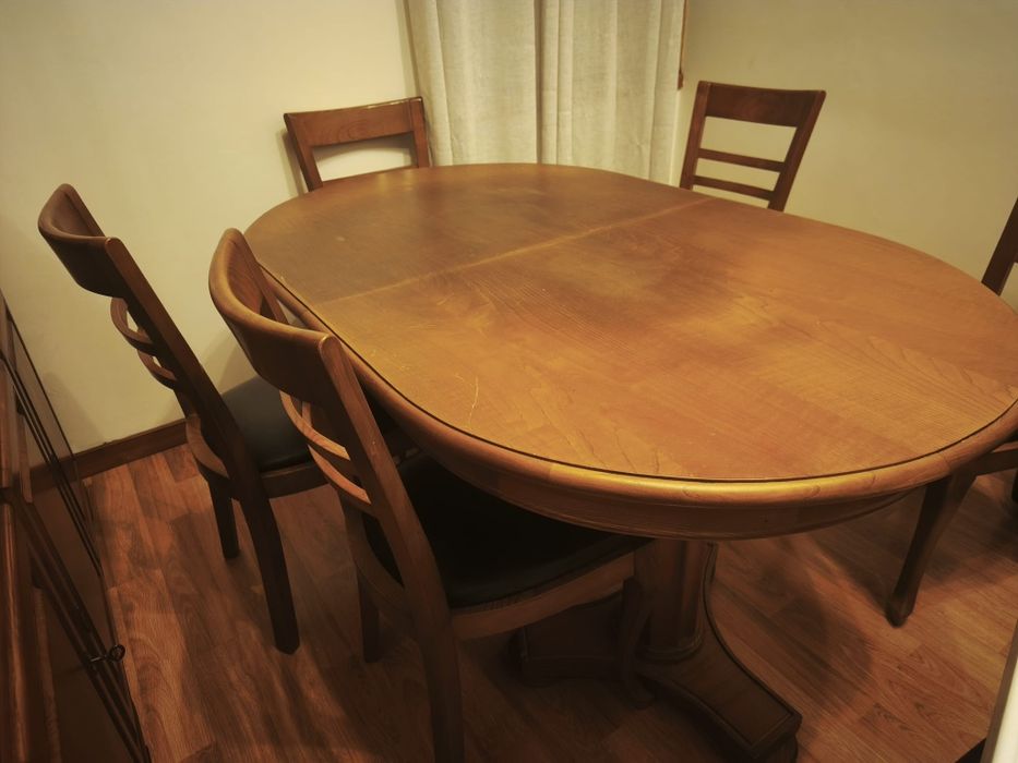 Conjunto de móveis de sala de jantar -  modelo Luís Filipe