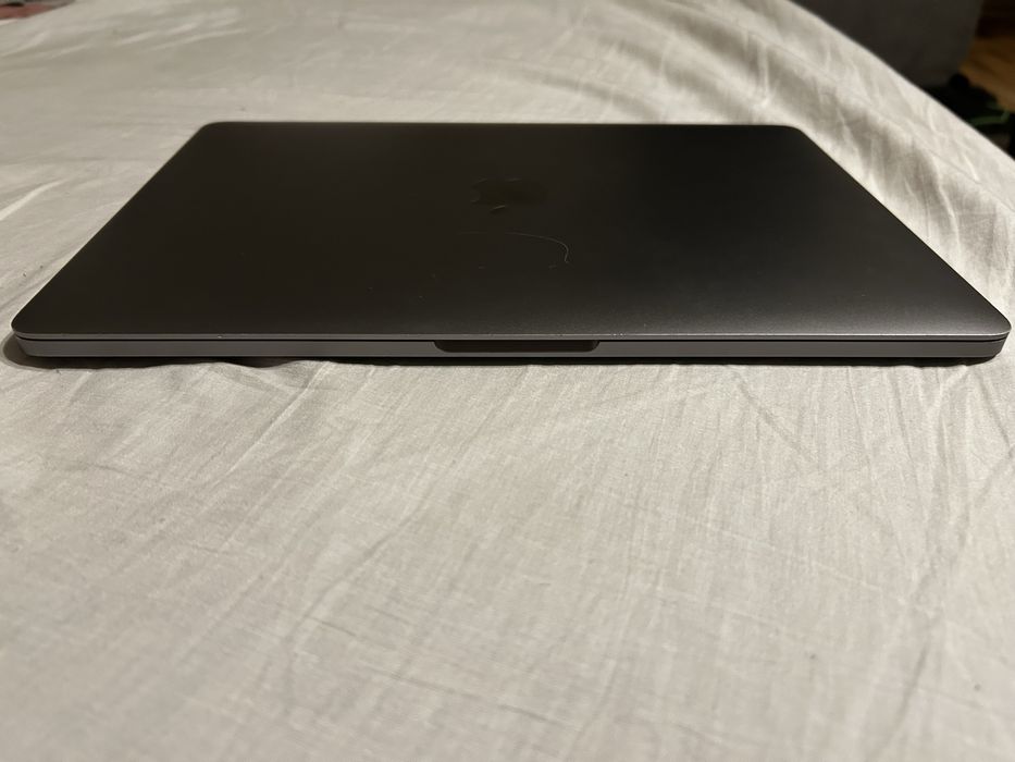 Macbook Pro 2020 USZKODZONY