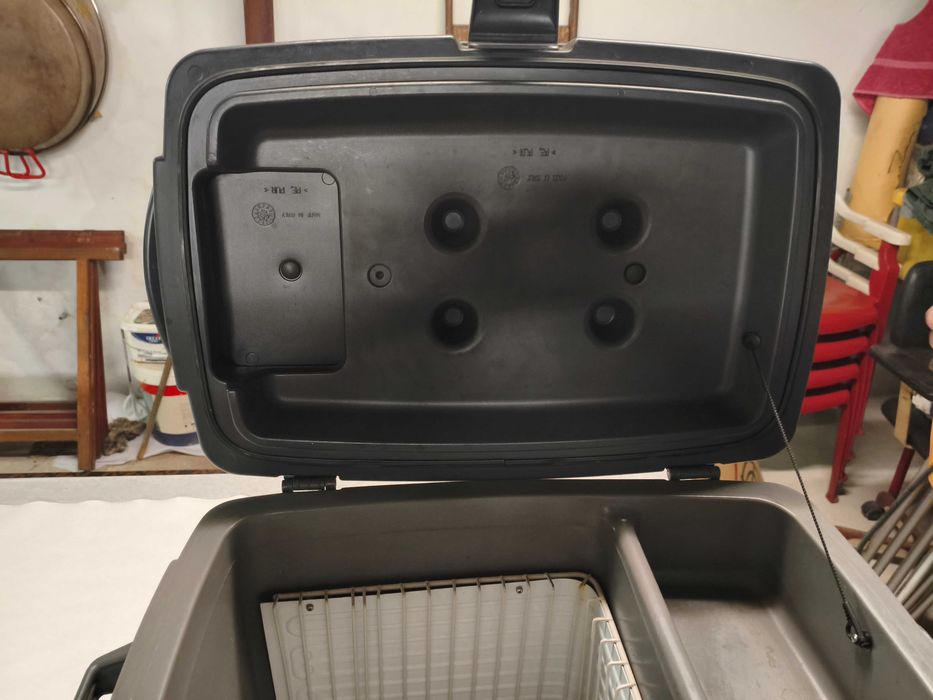 Frigorífico Portátil Elétrico 12V/24V + 230V (Carro/Camião/Camping)