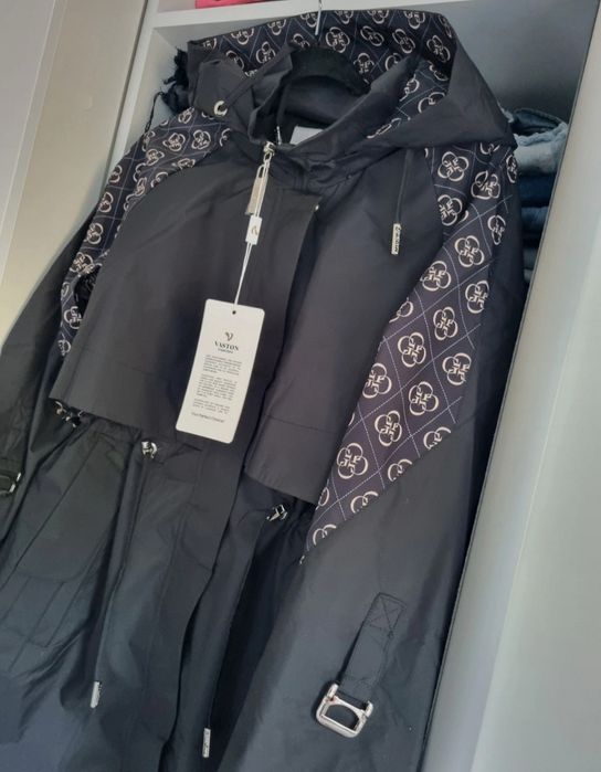 Czarna kurtka parka wiosenna z kapturem XL w stylu guess