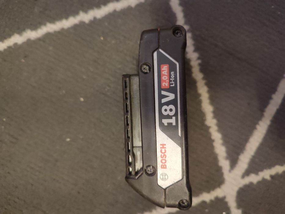Продам акумулятор бош 2а 18в, 4а і 14.4в 3 а