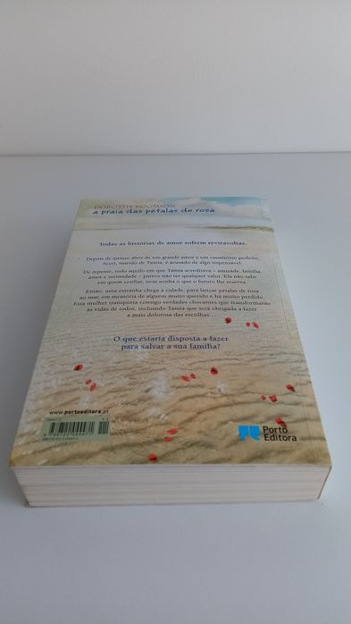 Livro A Praia  Das Pétalas De Rosa