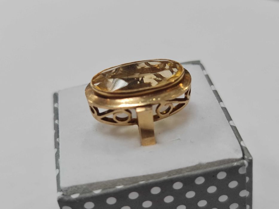 Złoty pierścionek/ 585/ 8.40 gram/ R16/ Chryzolit/ praca ręczna