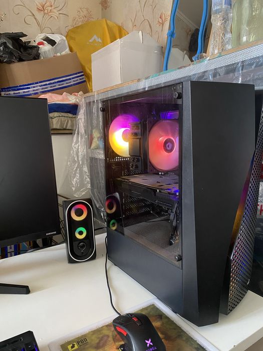 ПК в повній комплектації.