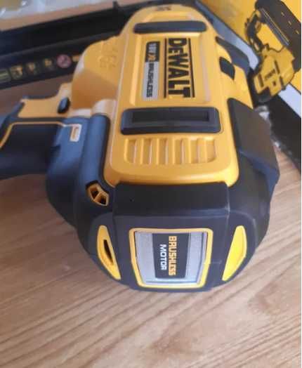 Gwoździarka  DeWalt DCN660 16 Ga 18V