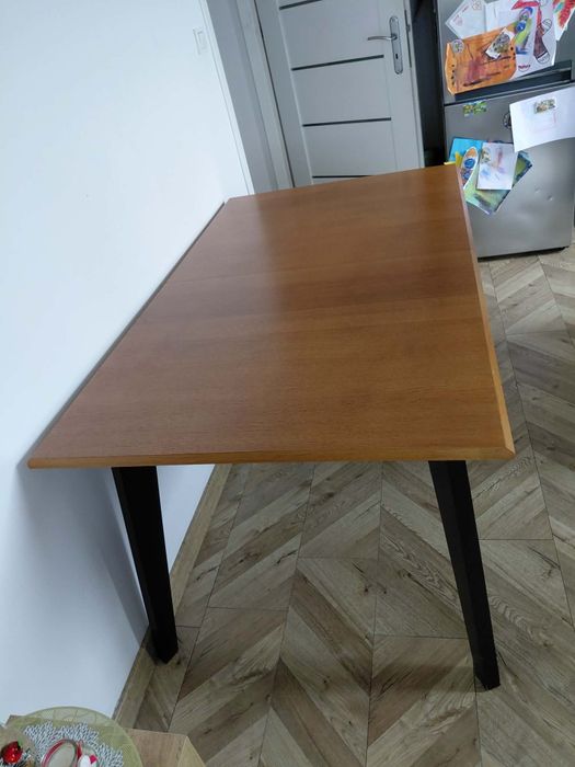 Sprzedam rozkładany stół 150x90