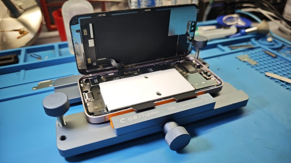 Wymiana baterii iPhone oryginał, gwarancja producenta