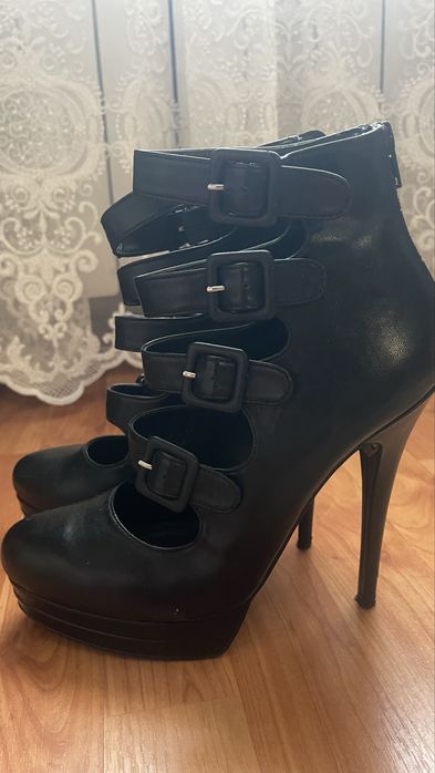 Туфли женские на высоком каблуке весна/осень