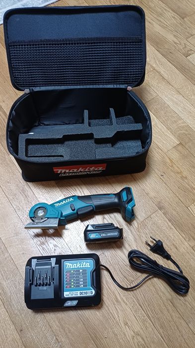 Акумуляторний дисковий різак Makita CP100DWA