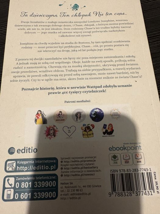 Flaw(less) Marta Łabęcka