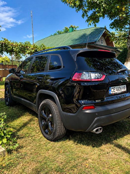 Jeep Cherokee 16500$