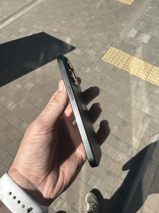 Продам Iphone 15 pro 256гб