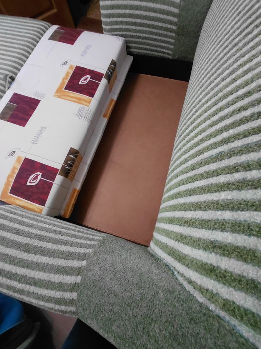 Диван в гарному стані.