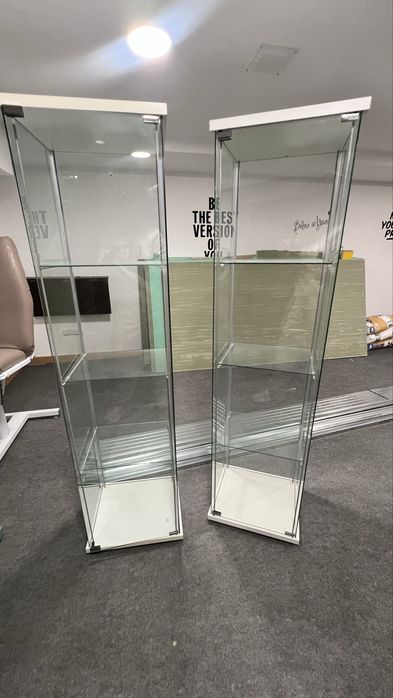 Duas estantes de vidro - Ikea Deltof - brancas