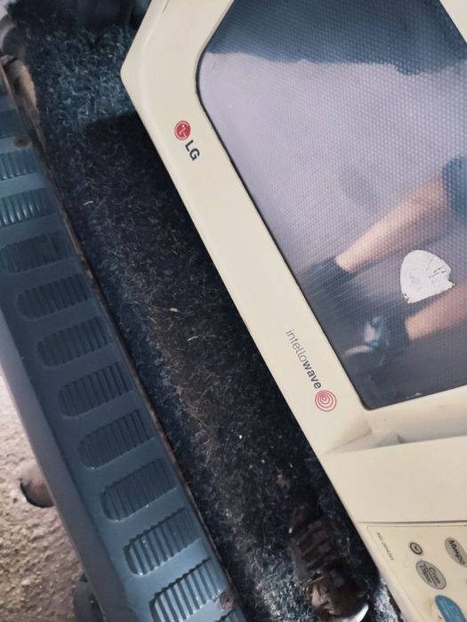 Продам Микроволновку LG MS-2042G на запчасти