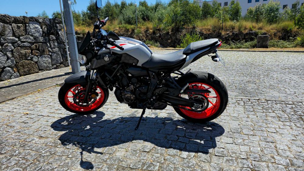 YAMAHA MT07 2021