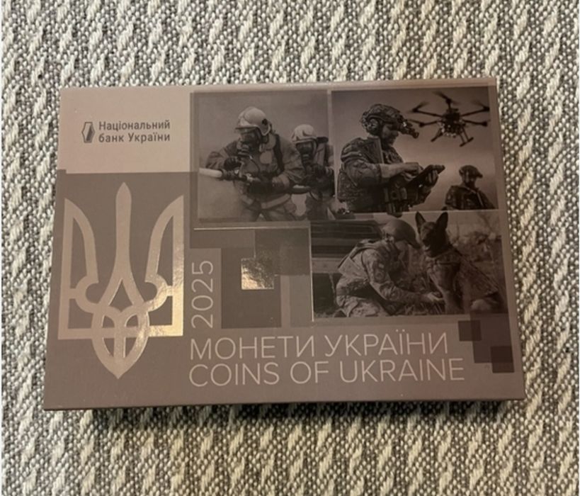 Монети України. .