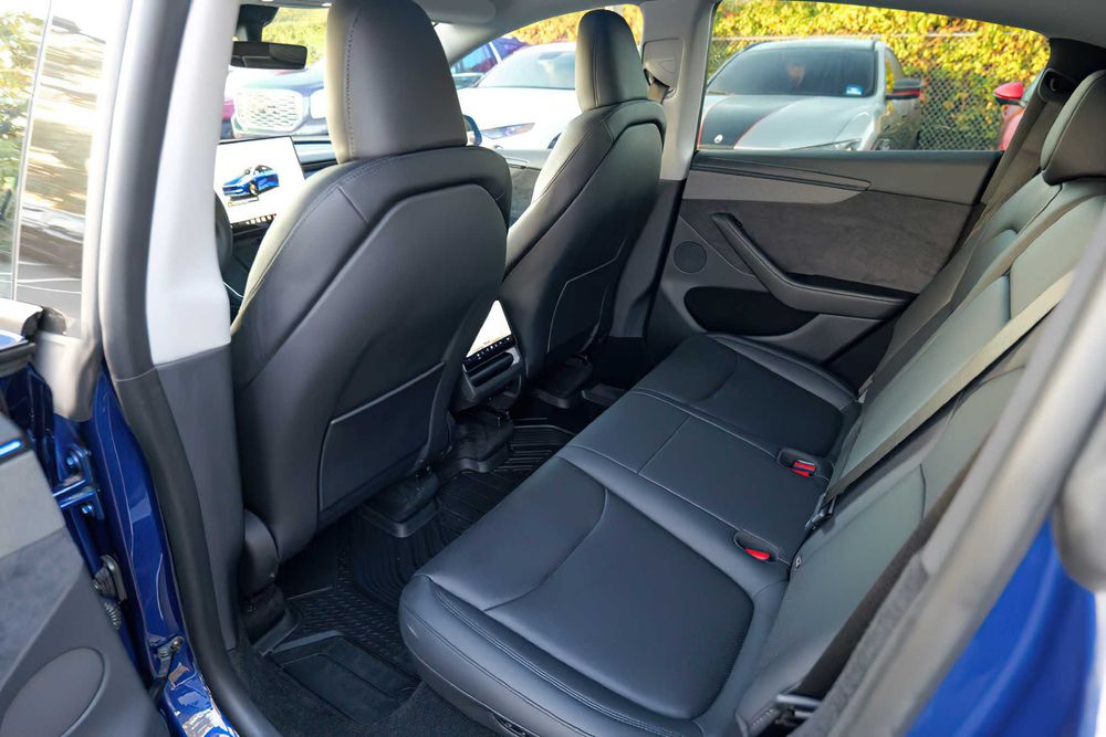 Tesla Model Y      2026