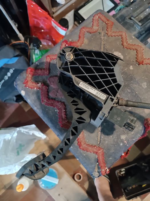 Педаль щеплення Сеат толедо 3