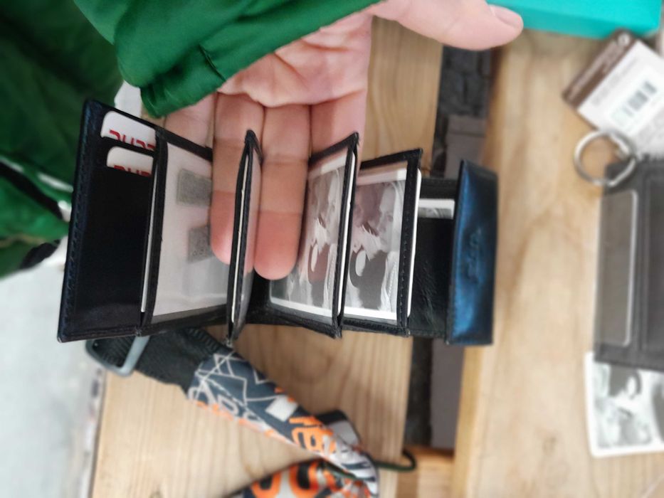 Carteira porta moedas e cartões de pele Rubre