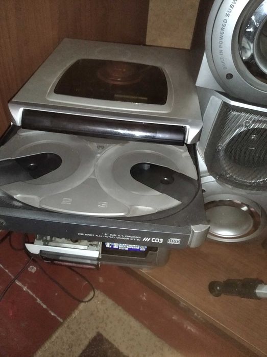 Продам ! М.Центр Самовивіз,олх доставкою НЕ відправляю! Торг!