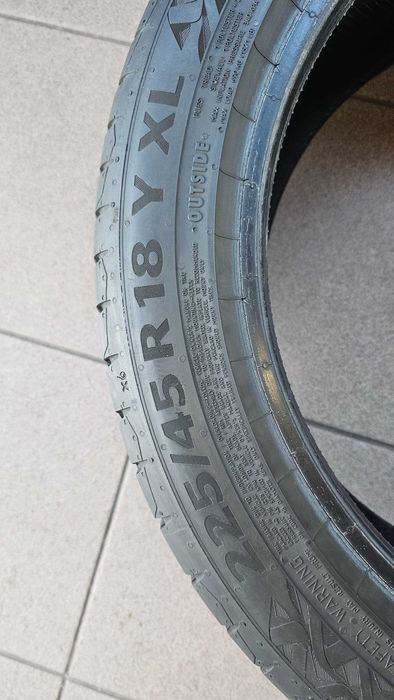 225/45R18 Continental