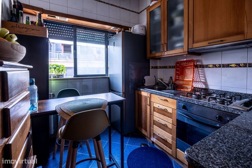 Apartamento T1 - Urbanização Gorgulão em Coimbra com Garagem
