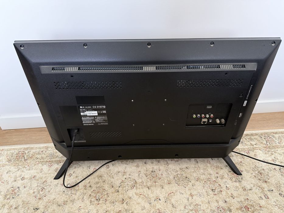 TV LG 32” Smart TV