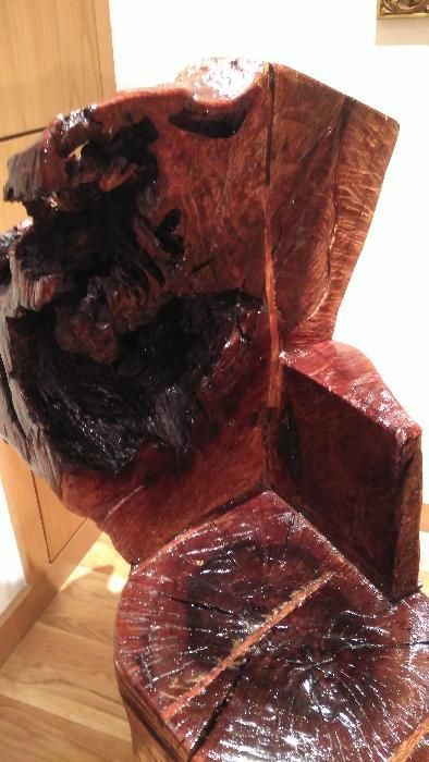 Banco esculpido em tronco de azinheira