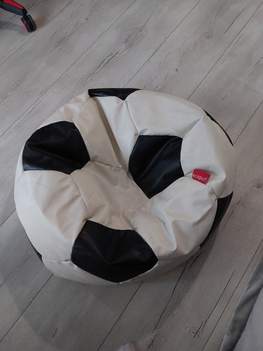 Pufa w kształcie piłki