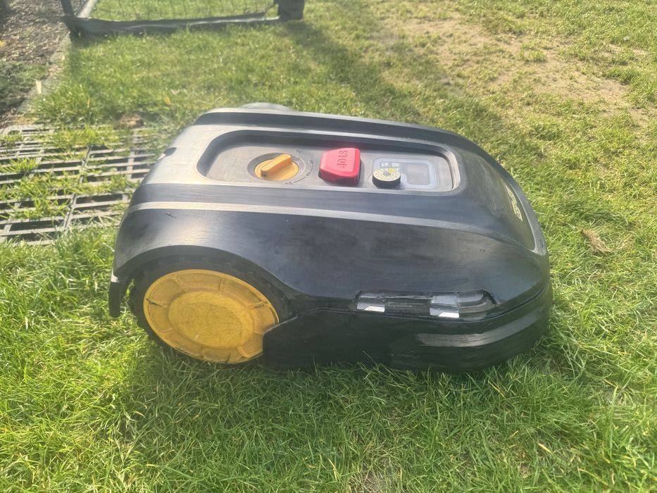 Robot koszący Landxcape do 800 m² + stacja  | sprawny