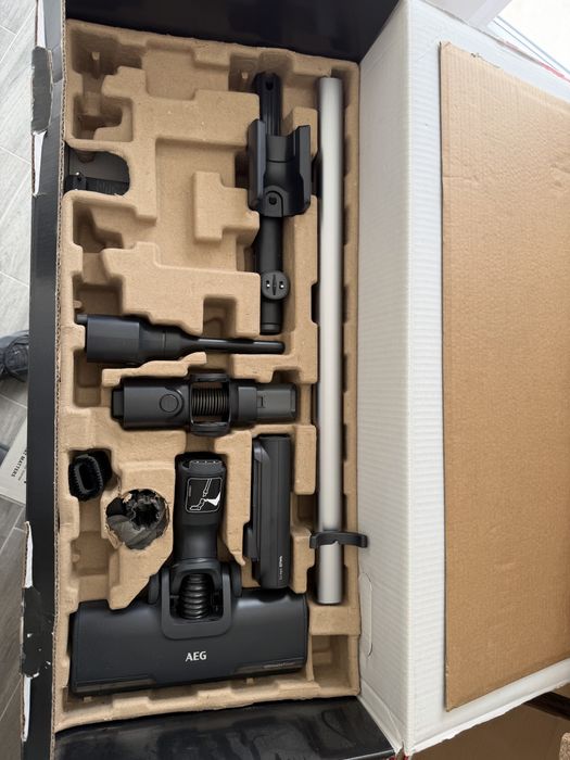 Aspirador AEG Ultimate 7000 - Novo