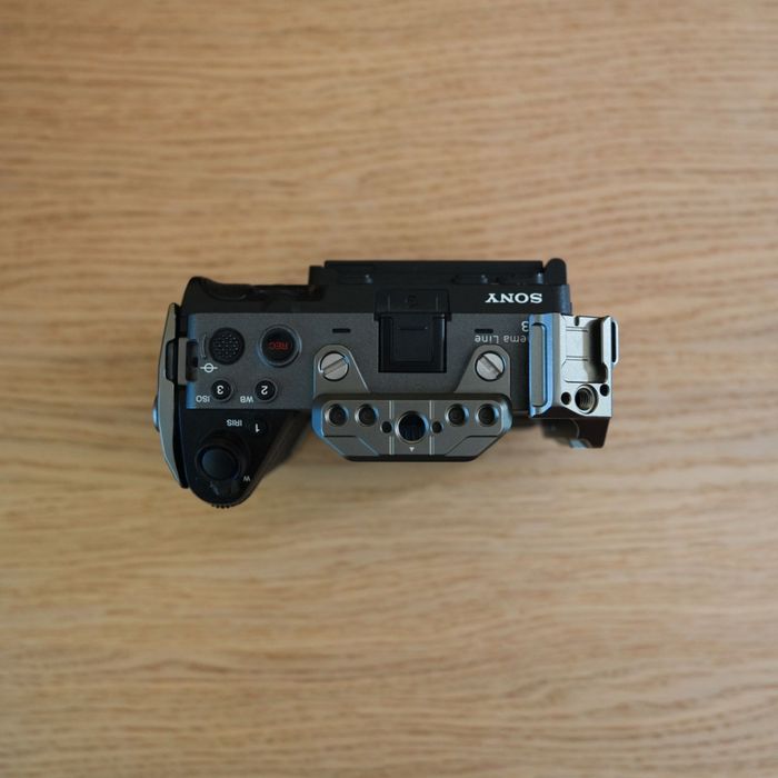 Sony FX3 com cage e XLR Top Handle