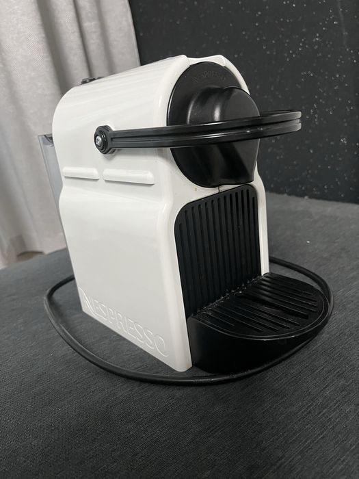 Nespresso Inissia ekspres kapsułki uszkodzony