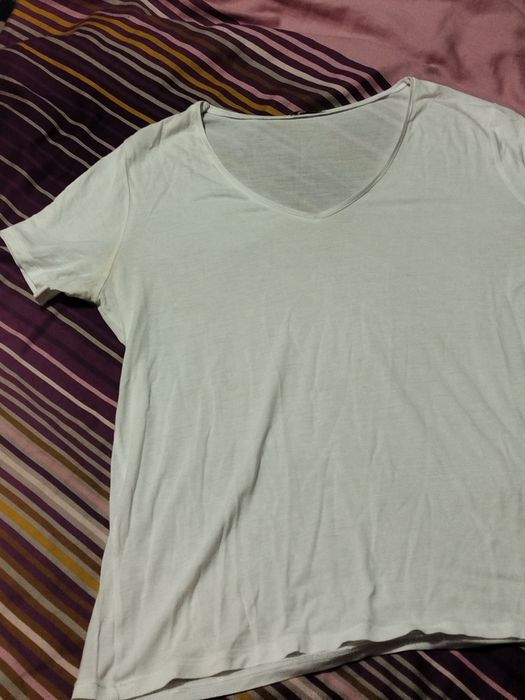 Biała delikatna bluzka t-shirt w serek Intimissimi L 40