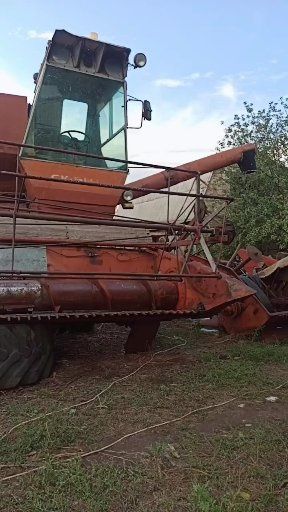 Продам комбайн Нива