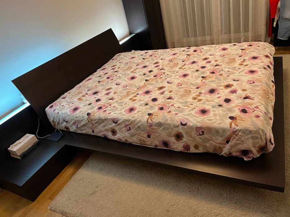 Cama de casal moderna