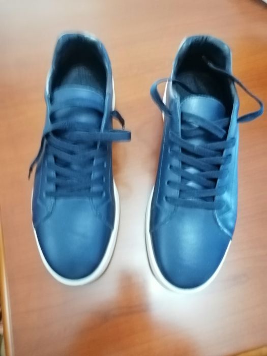Sapatos novos N. 42 . Azul e Camel