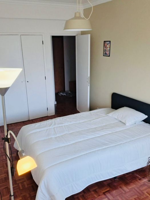 Aluguer de quarto em Cacilhas junto a transportes publicos
