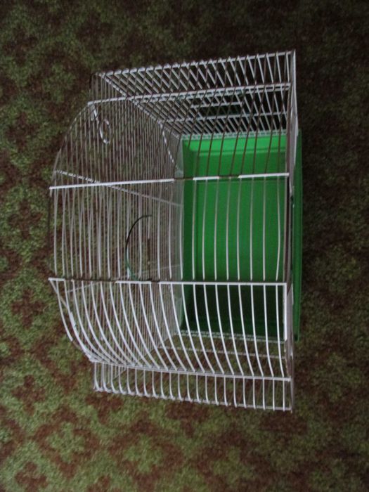 Клетка для птиц,грызунов б/у 62х45х28см.