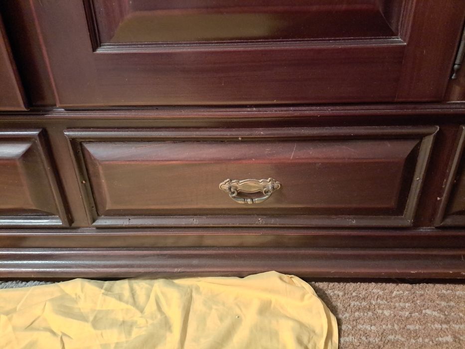 Roupeiro / guarda roupa em madeira