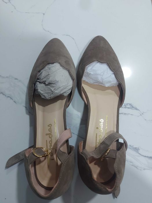Sapatos de senhora novos