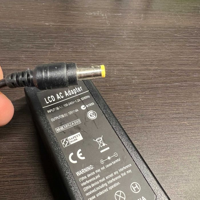 LCD AC Adapter zasilacz 12V 4A 48W wtyk DC 5.5x2.1 zolty