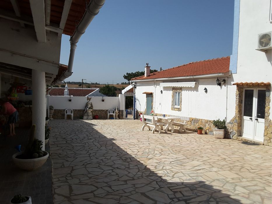 Permuta/venda Quinta com 3 moradias, pincina, pinhal e muito espaço