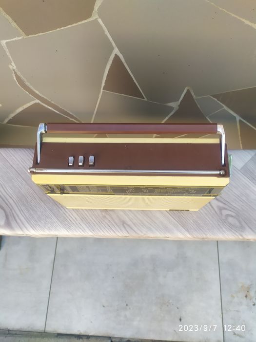 Приемник радиовещательный VEF