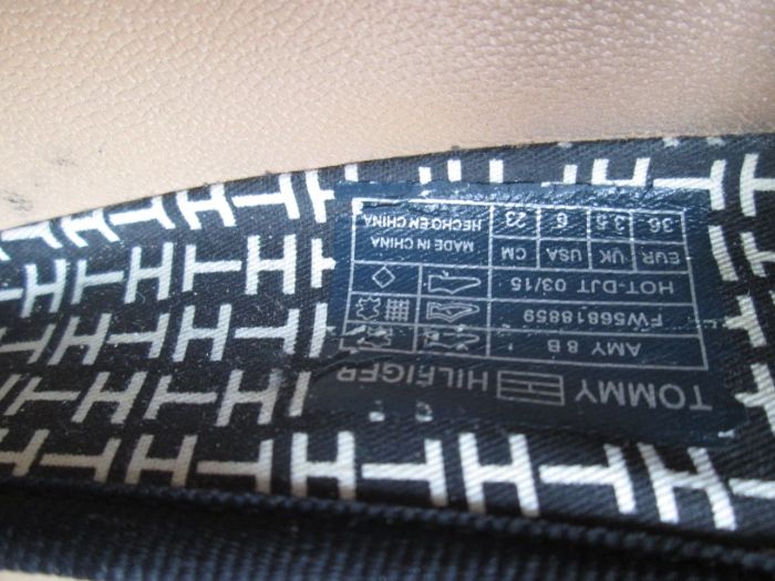 TOMMY HILFIGER klasyczne balerinki zamszowe r. 36