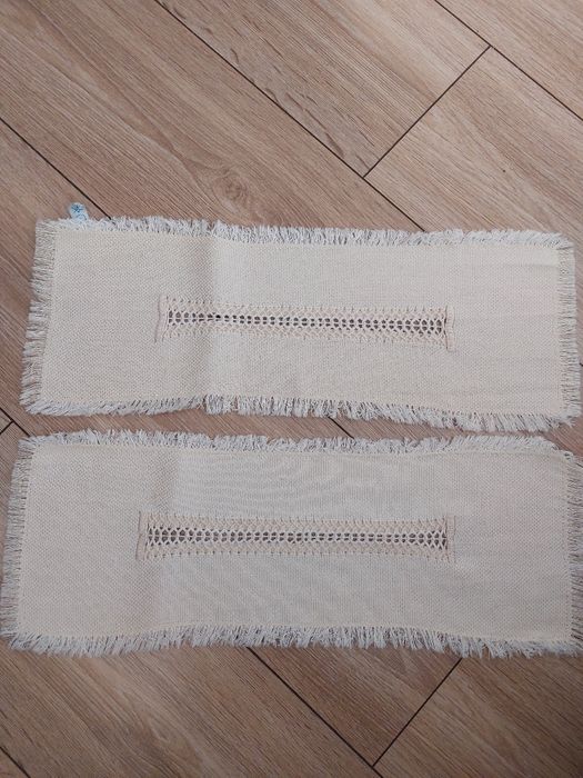 2 sztuki serwetek makatek prl vintage beżowe kremowe 49,5 cm x 17 cm