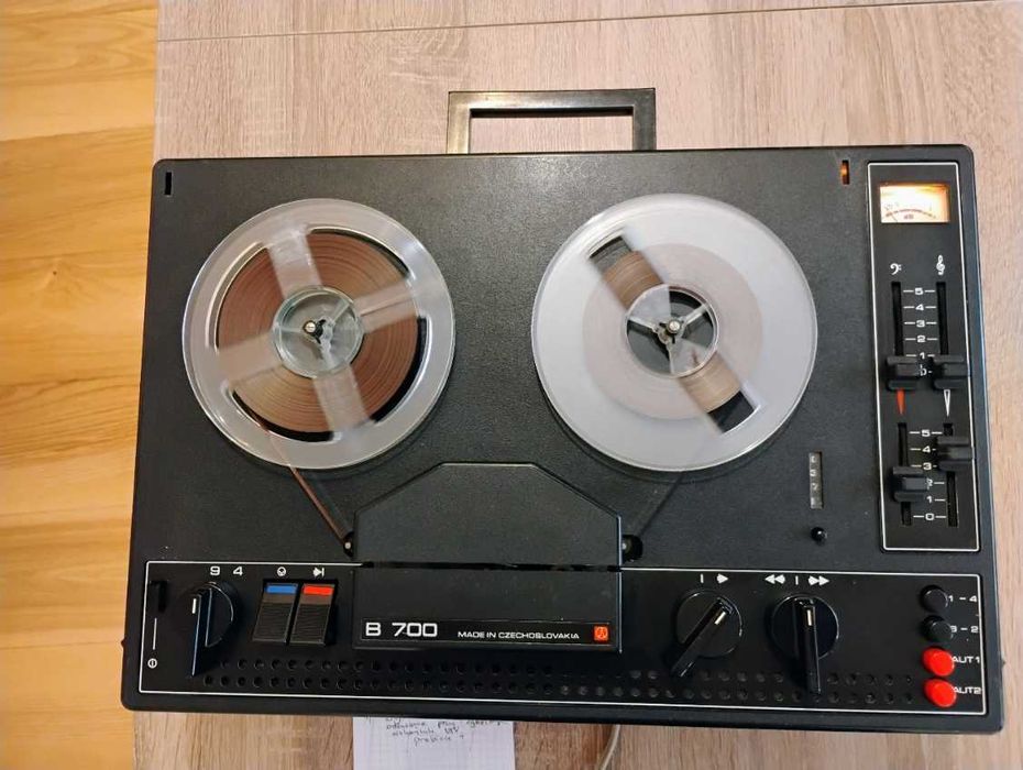 magnetofon szpulowy Tesla B700- sprawny