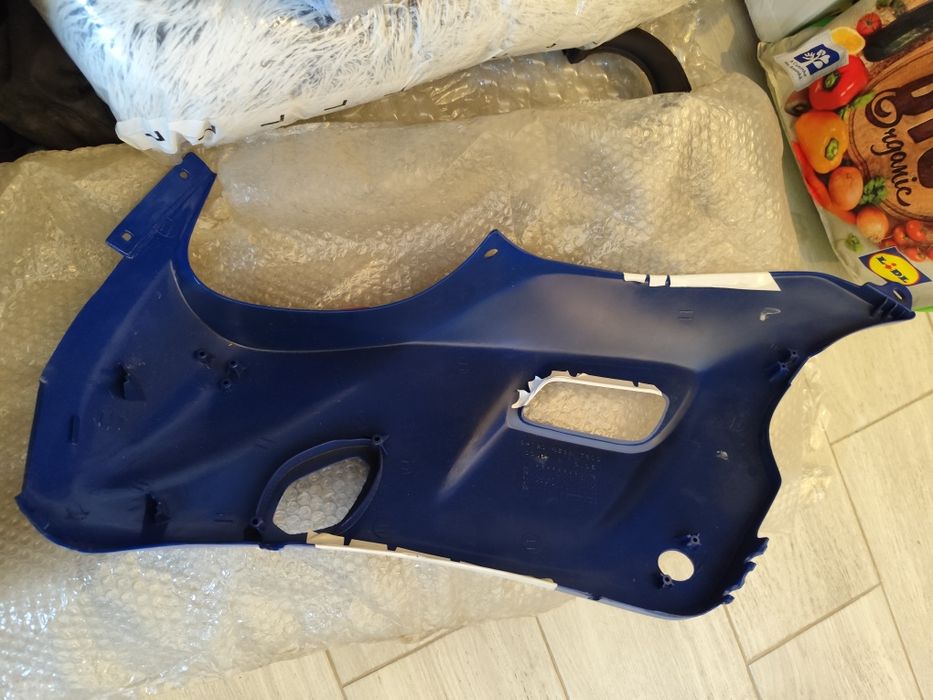 Carenagem lateral esquerda, modelo Honda CBR.